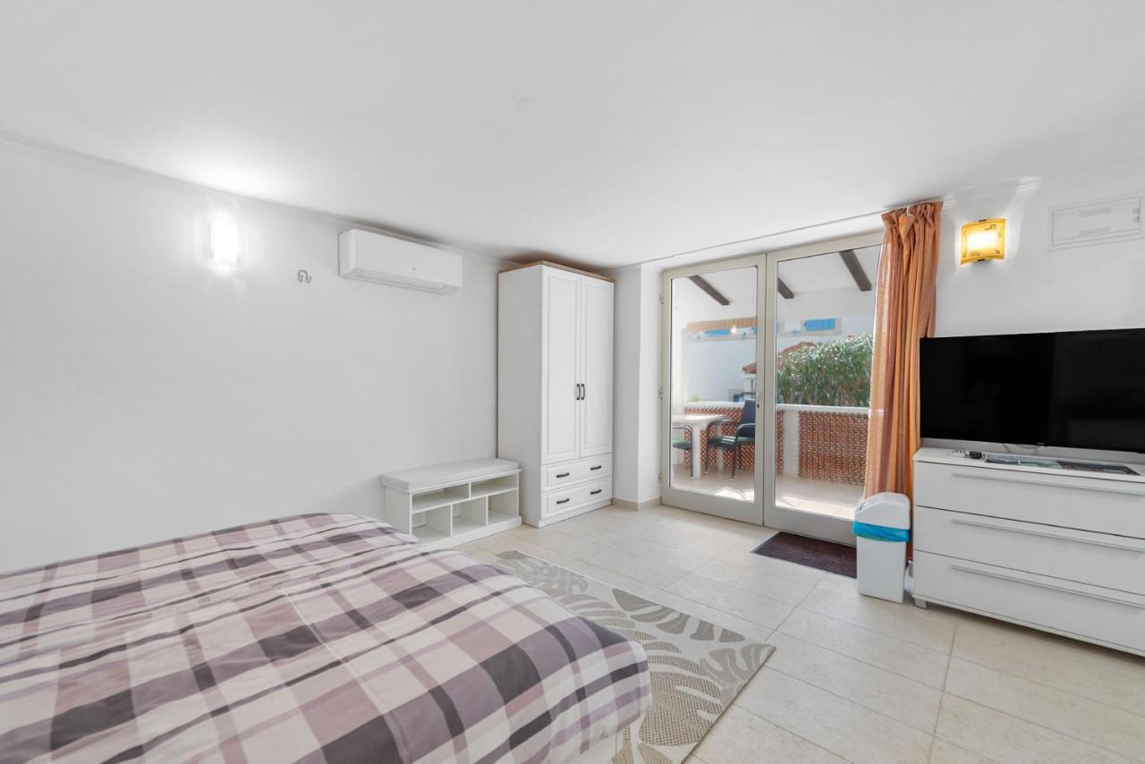 Apartments Joni Cikat Mali Losinj Ngoại thất bức ảnh