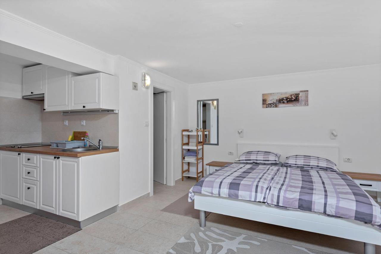 Apartments Joni Cikat Mali Losinj Ngoại thất bức ảnh