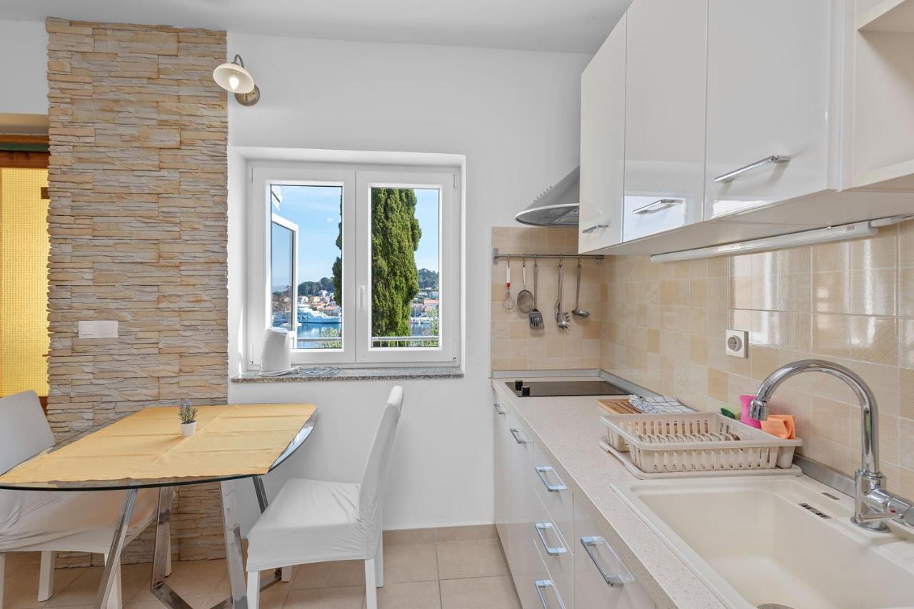 Apartments Joni Cikat Mali Losinj Ngoại thất bức ảnh