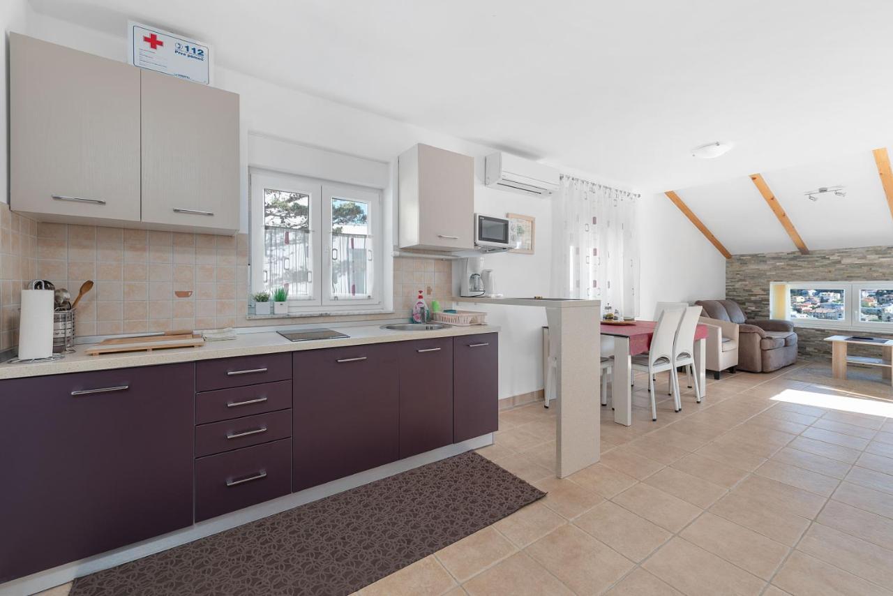 Apartments Joni Cikat Mali Losinj Ngoại thất bức ảnh