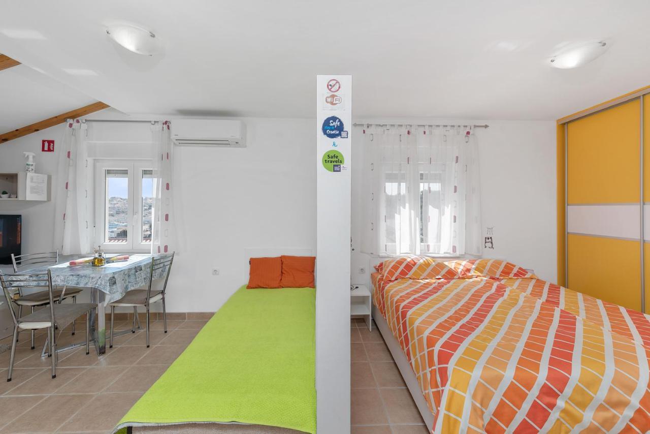 Apartments Joni Cikat Mali Losinj Ngoại thất bức ảnh